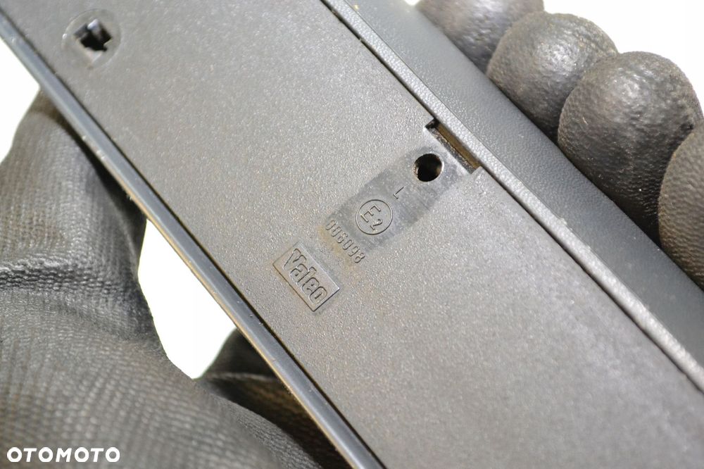 RENAULT KANGOO I OŚWIETLENIE TABLICY REJESTRACYJNEJ 7700308722 - 5