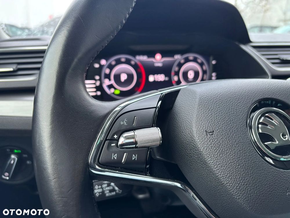 Skoda Superb 2.0 TDI SCR Style DSG - 30