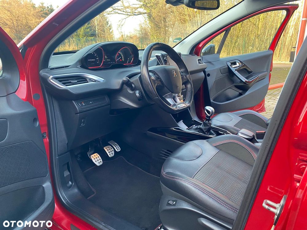 Peugeot 2008 1.2 PureTech GT Line S&S - 5