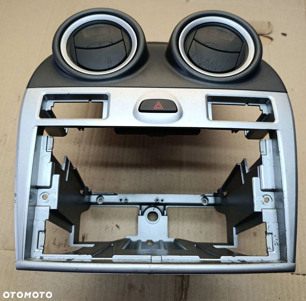 Fiesta MK6 ramka radia kratka nawiewu LIFT Ford