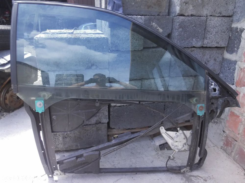 AUDI A3 8L 3D RAMKA DRZWI MECHANIZM PODNOŚNIK SZYBY SZYBA 2002R SILNICZEK PRAWY PRZÓD 8L3837754A - 2