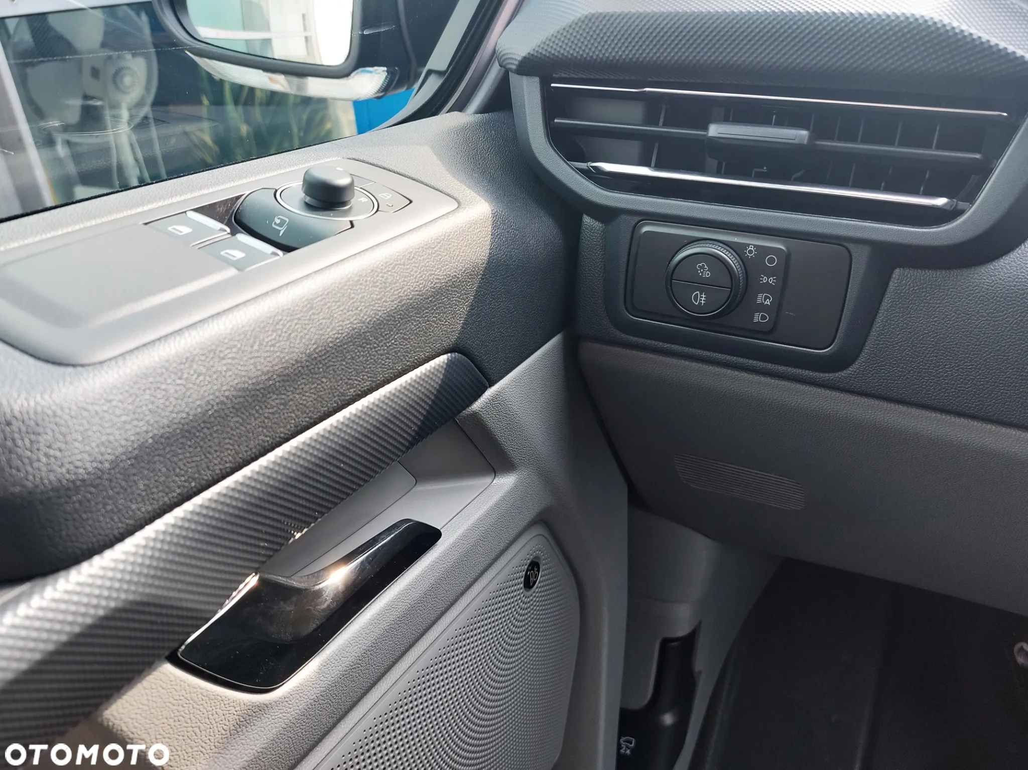 Ford Transit E-Custom - 16