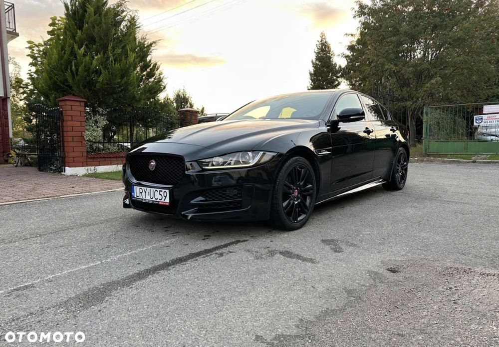 Jaguar XE 2.0 D R-Sport - 1