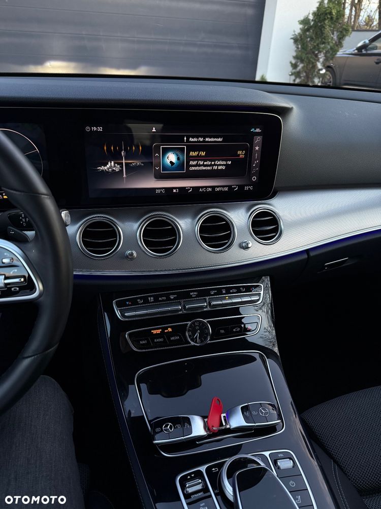 Mercedes-Benz Klasa E 300 de 9G-TRONIC Avantgarde - 19