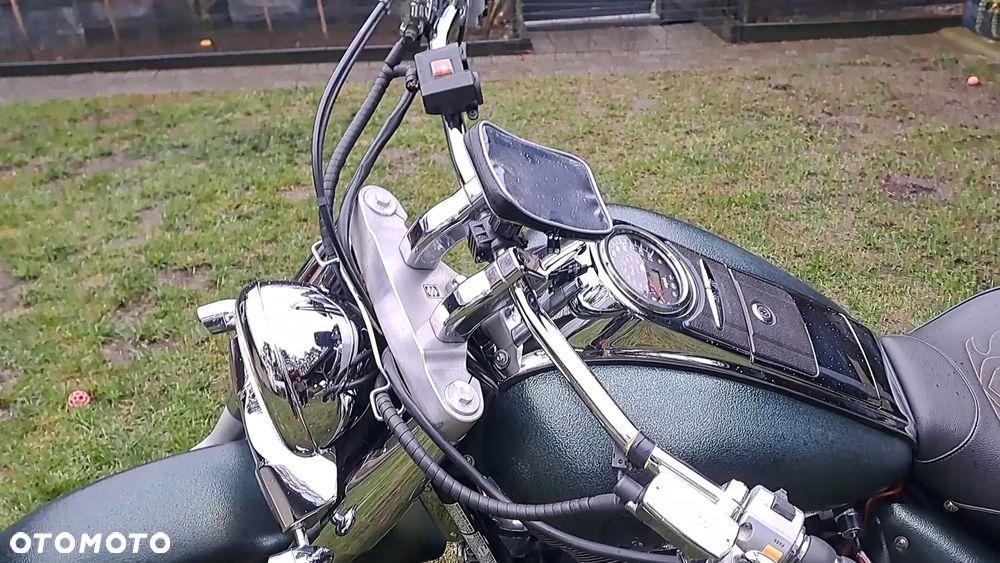 Suzuki Intruder - 10