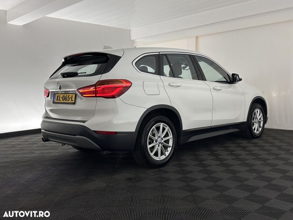 BMW X1 sDrive16d Sport Line - 3