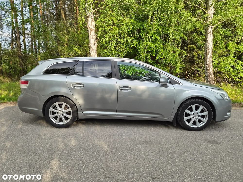 Toyota Avensis 2.0 D-4D Luna - 6