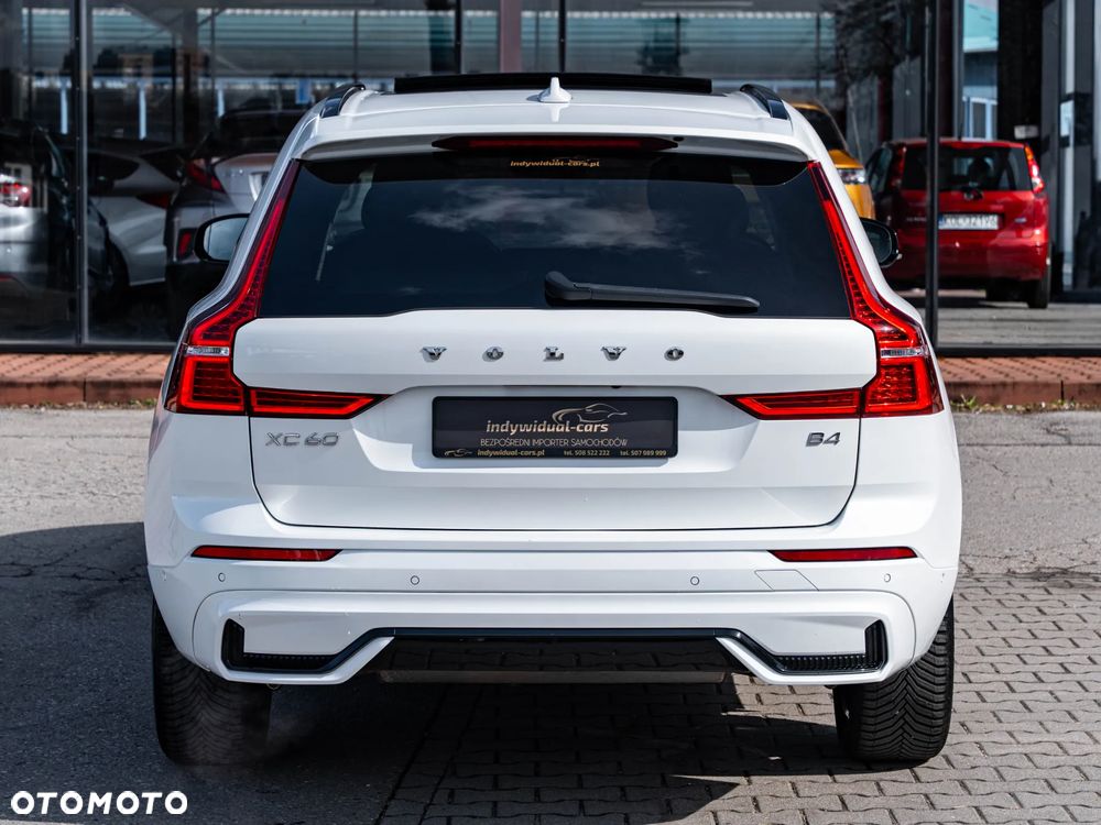 Volvo XC 60 B4 B Plus Dark - 18