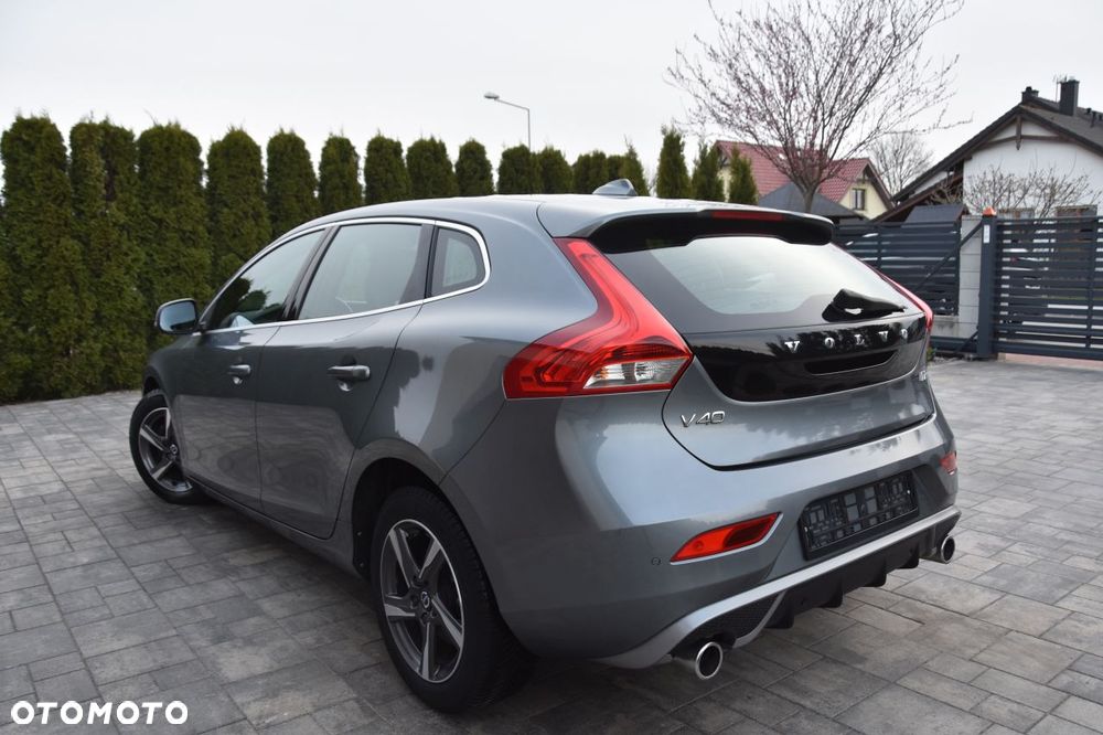 Volvo V40 D2 Drive-E R-Design Momentum - 6