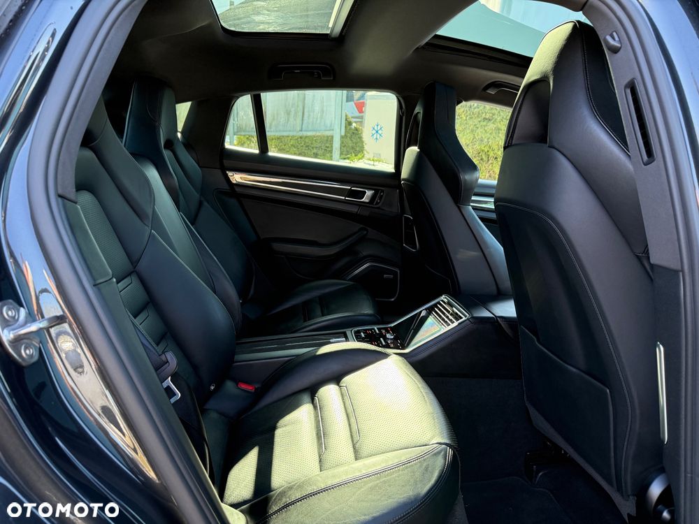 Porsche Panamera - 11