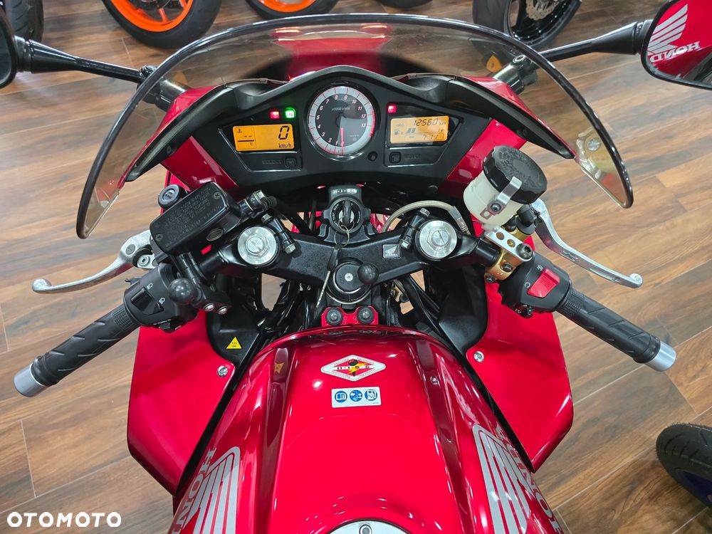 Honda VFR - 15