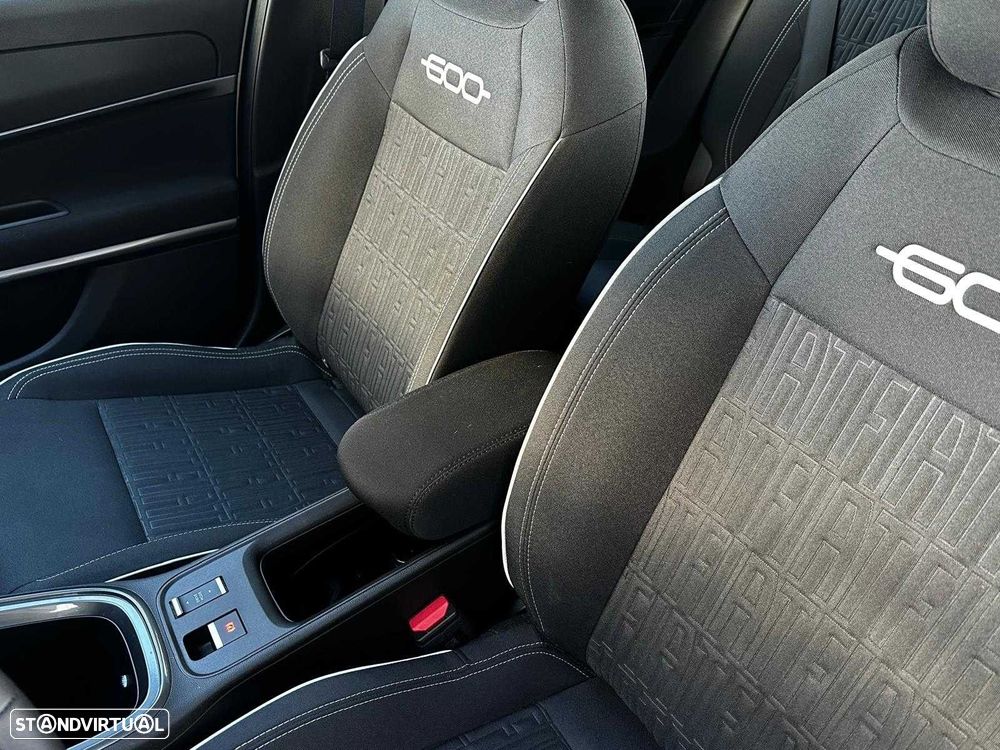 Fiat 600e 54 kWh (RED) - 11