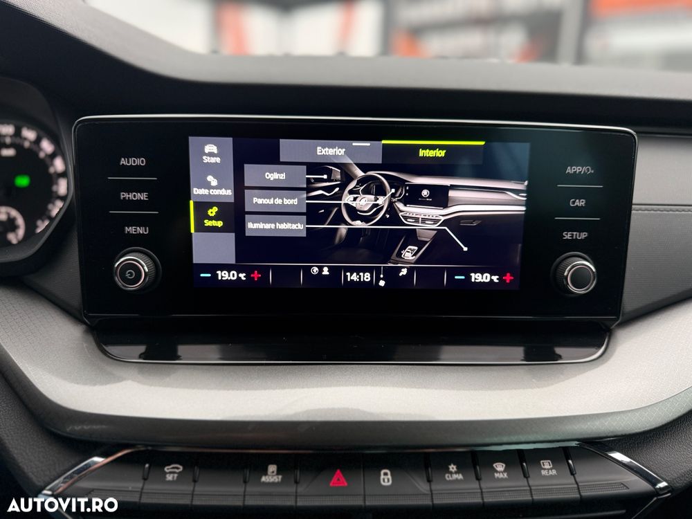 Skoda Octavia Combi 2.0 TDI DSG Premium Edition - 11