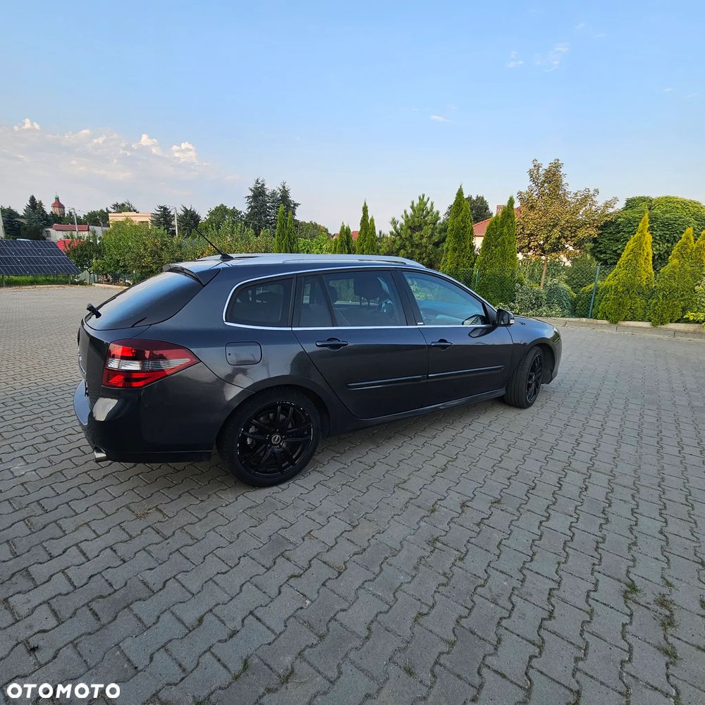 Renault Laguna dCi 180 FAP GT - 29
