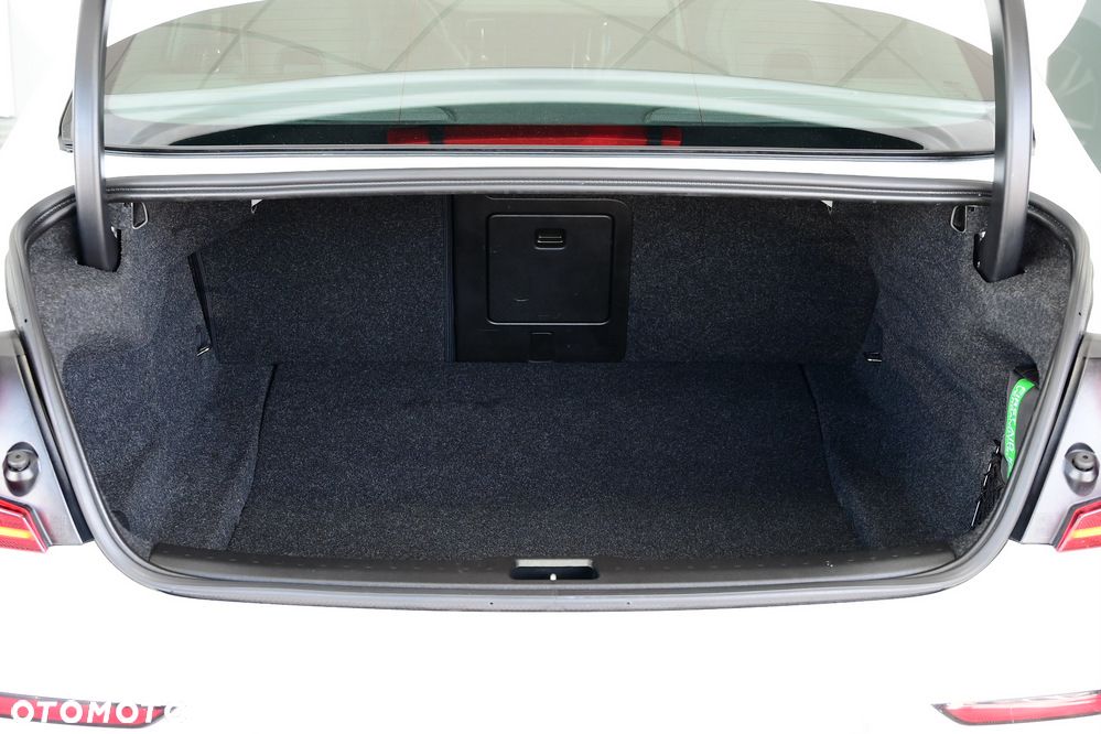 Volvo S60 T4 R-Design - 33