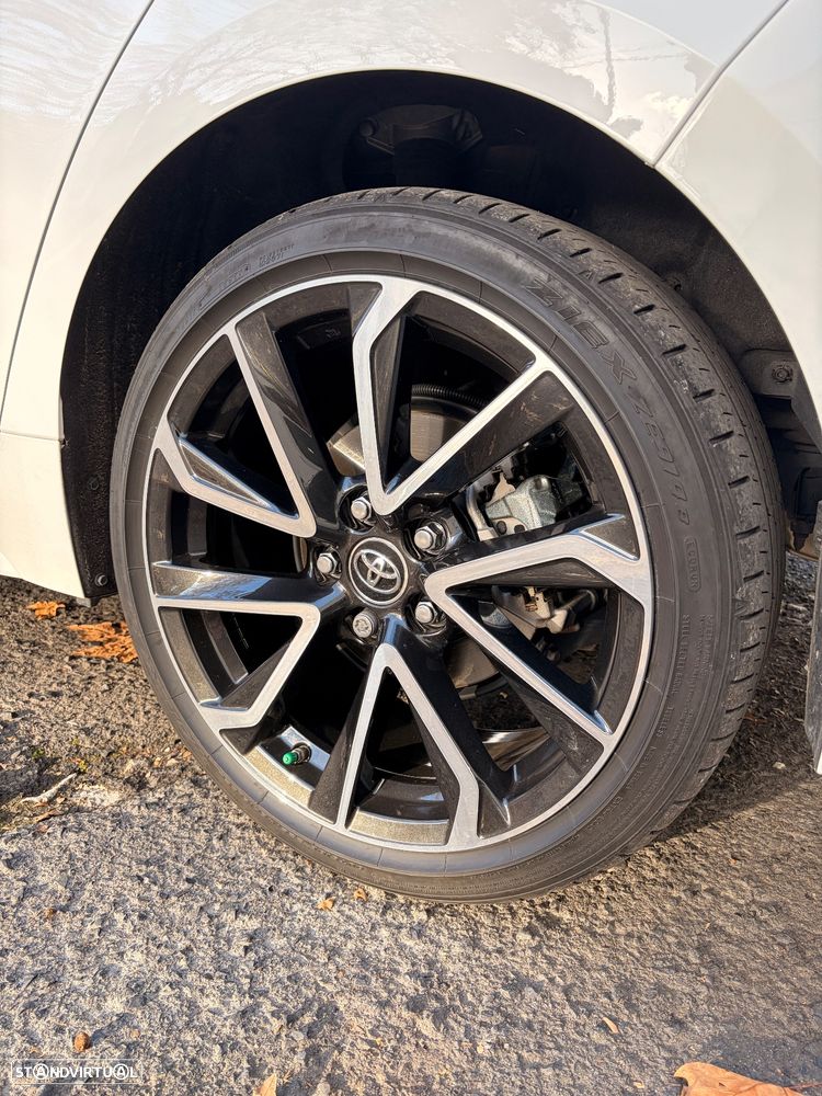 Toyota Corolla 2.0 Hybrid Luxury White - 22