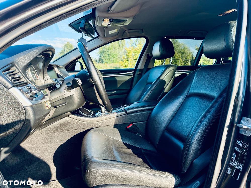 BMW Seria 5 518d Luxury Line - 16