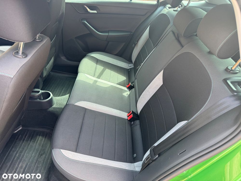 Skoda RAPID 1.2 TSI (Green tec) Joy - 19