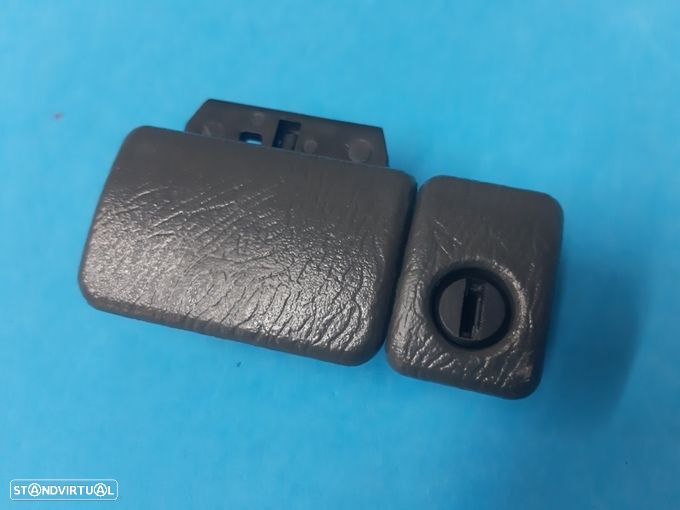 Puxador pega porta luvas Grand Vitara e Jimny  (cinza) NOVO - 1