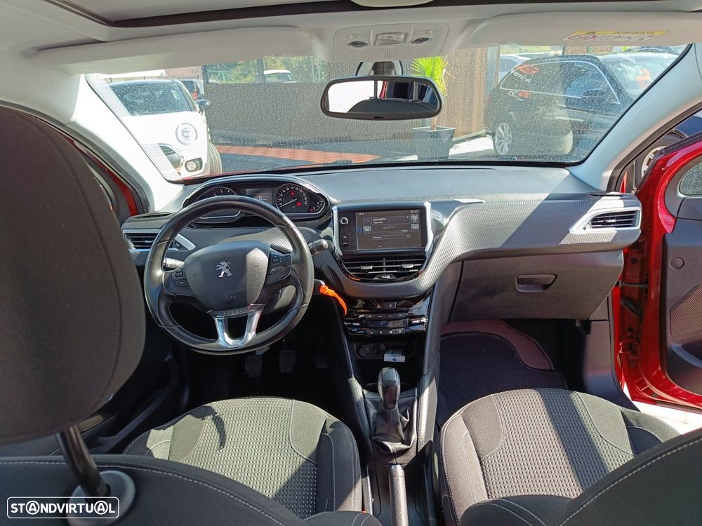 Peugeot 208 1.2 VTi SE Style - 13