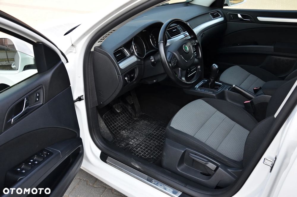 Skoda Superb 2.0 TDI Comfort - 27