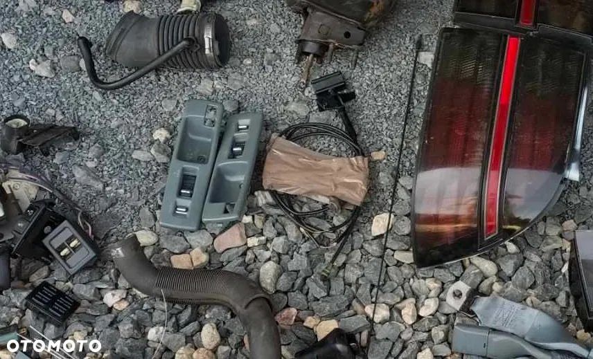 LINKA ZAMEK MASKI MECHANIZM OTWIERANIA CHEVROLET BERETTA CORSICA 2.0 2.2 2.3 2.8 3.1 87-96 1987 1988 1989 1990 1991 1992 1993 1994 1995 1996 HOOD LATCH GM 10115330 GM 22578167 HOOD LATCH CABLE