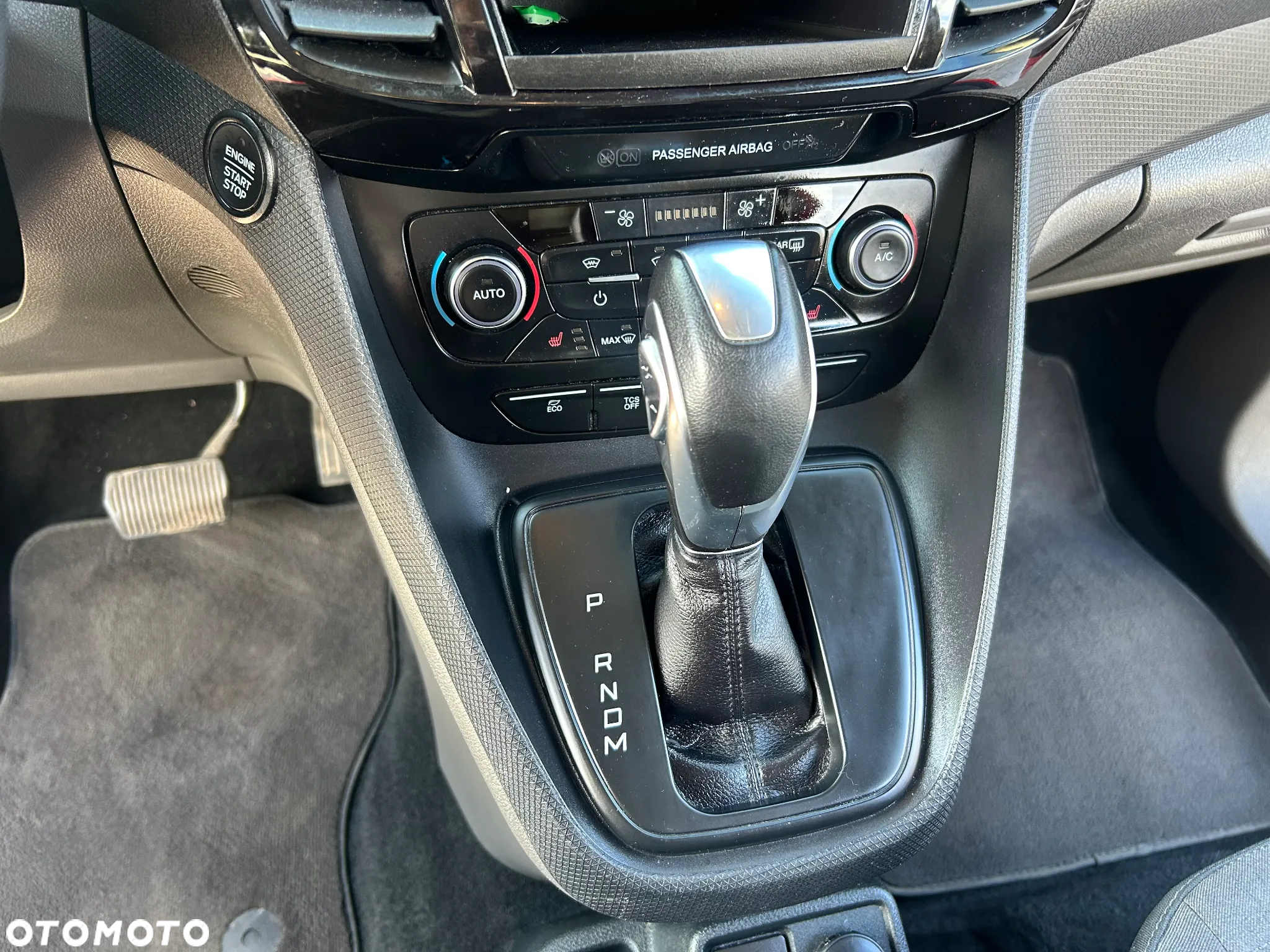Ford Tourneo Connect 1.5 EcoBlue Titanium PowerShift - 34