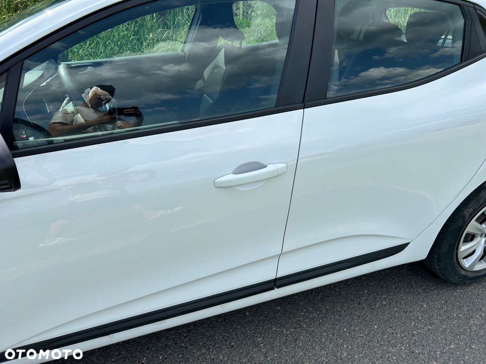 Renault Clio - 17