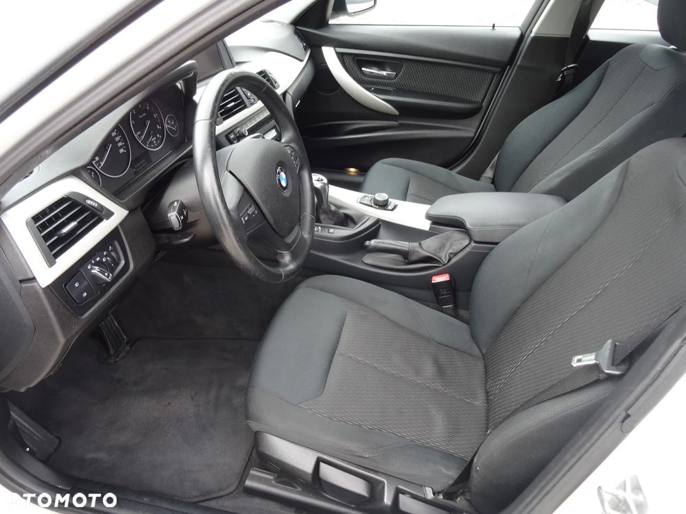 BMW Seria 3 318d - 12