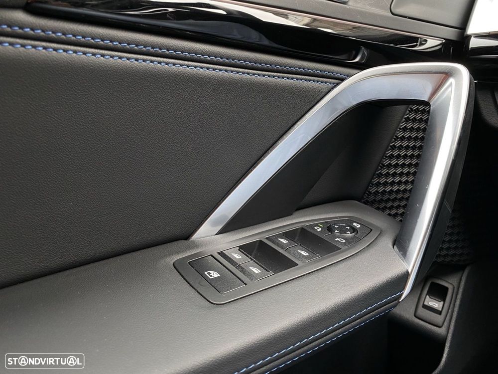 BMW iX2 eDrive20 Pack Desportivo M Pro - 15