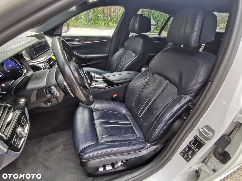 BMW Seria 5 520d xDrive Luxury Line sport - 31