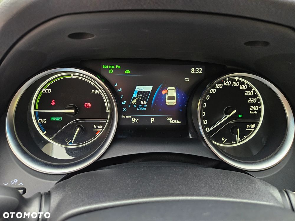 Toyota Camry 2.5 Hybrid Executive CVT - 38