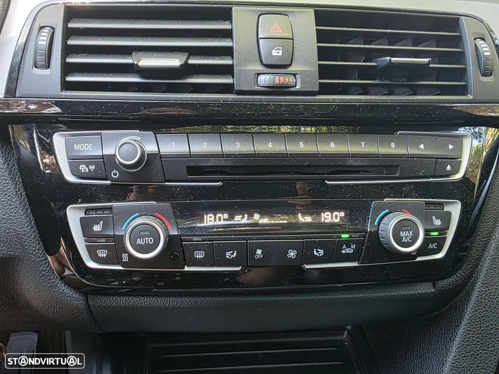 BMW 318 i Pack M Auto - 31