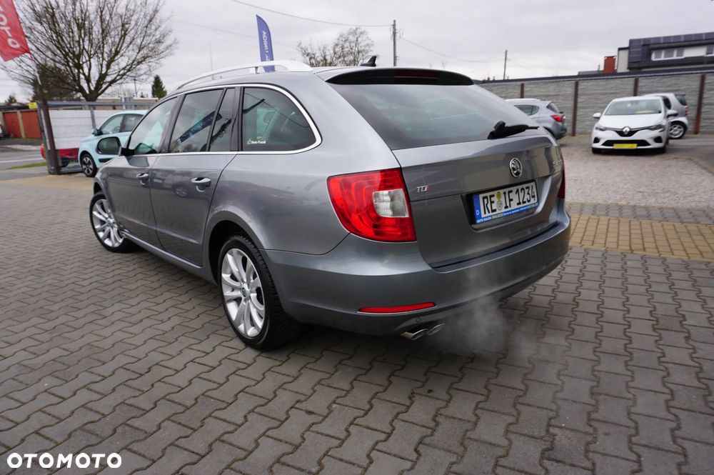 Skoda Superb 2.0 TDI DSG FAMILY - 5