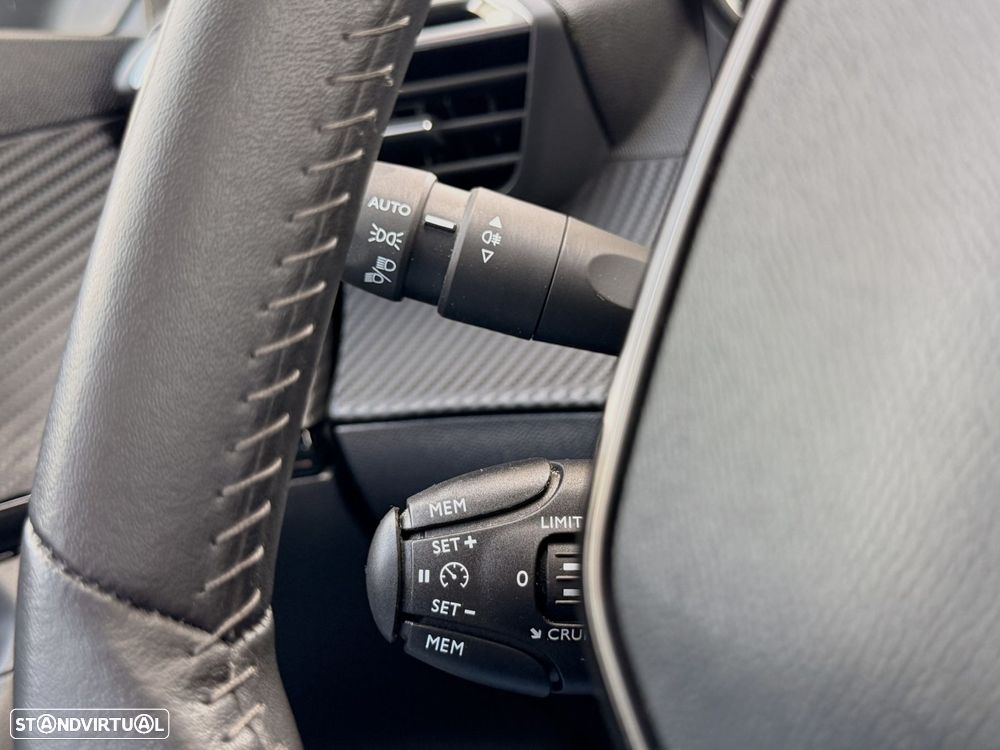 Peugeot 2008 1.2 PureTech Signature - 25