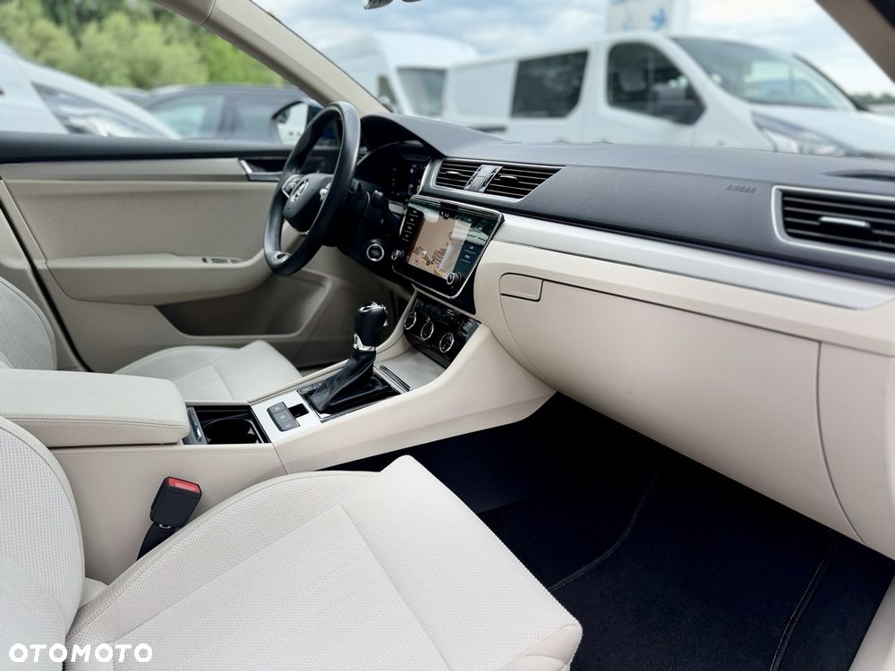 Skoda Superb 2.0 TDI DSG Premium Edition - 26