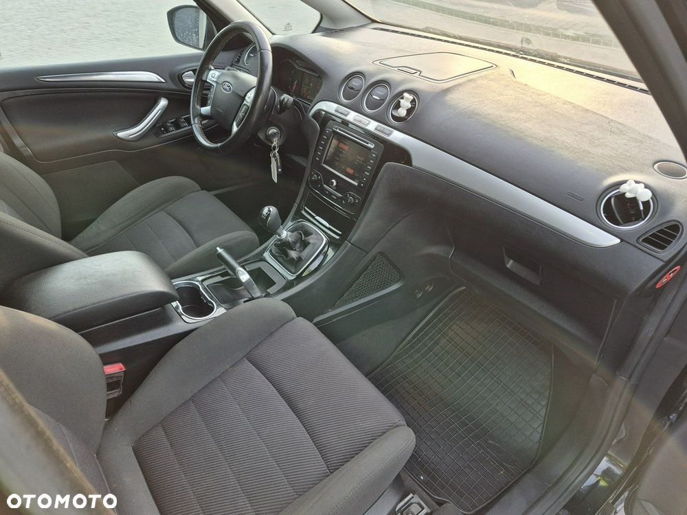Ford S-Max - 8