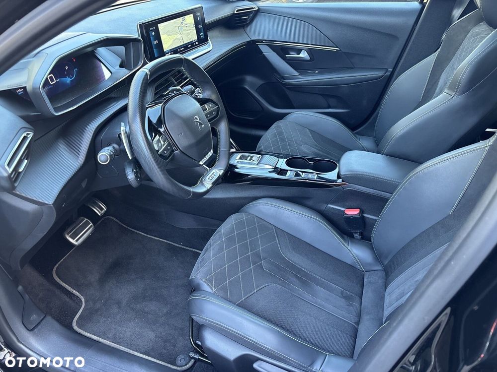 Peugeot 208 - 16