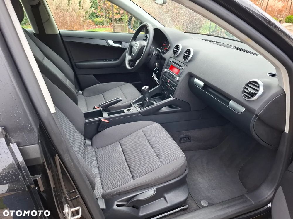 Audi A3 Sportback 1.6 Ambiente - 38