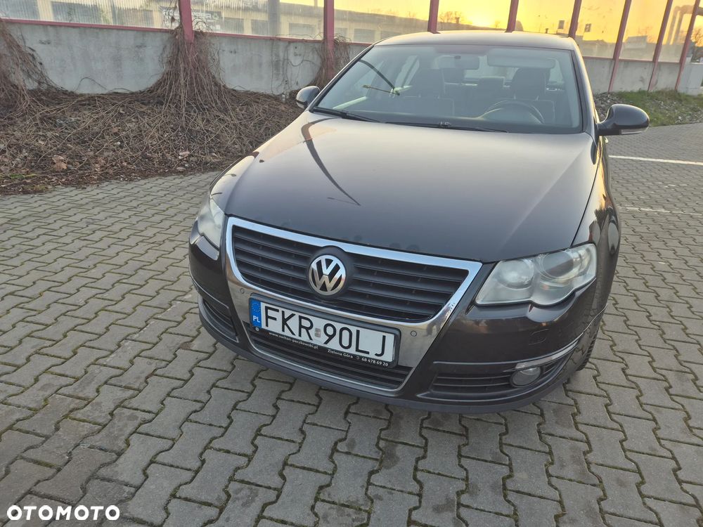Volkswagen Passat 2.0 TDI DPF Highline - 12