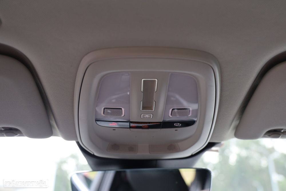 Volvo XC 60 2.0 B4 Plus Bright — fotografia 22
