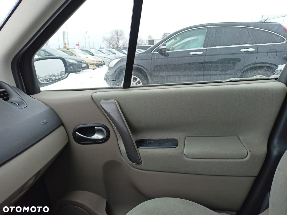 Renault Grand Scenic - 14