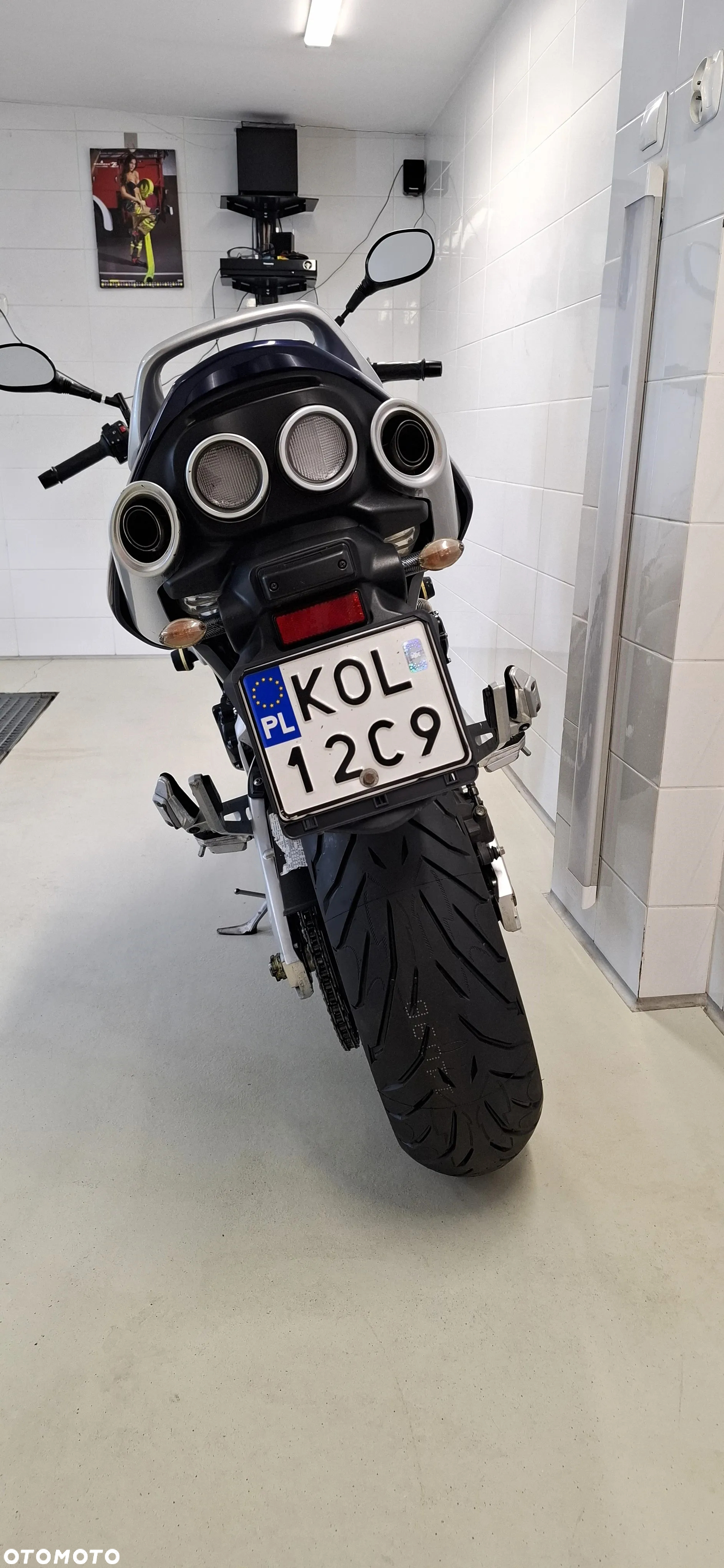 Suzuki GSR - 10