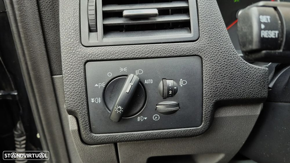 Ford C-Max 1.6 TDCi Titanium - 17