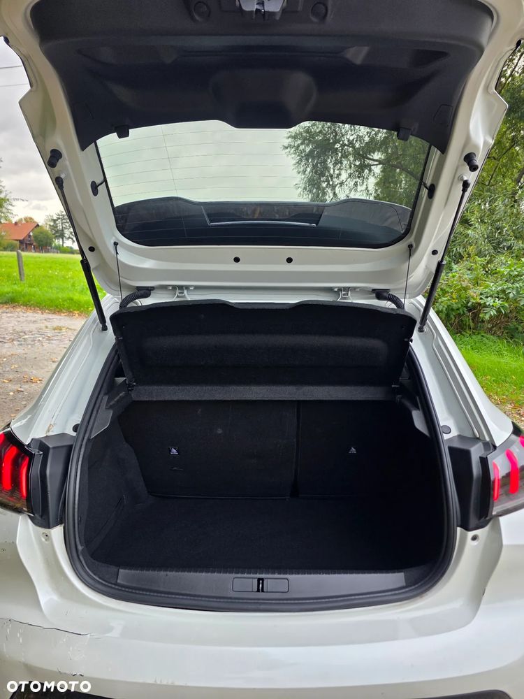 Peugeot 208 PureTech 100 GT Pack - 29