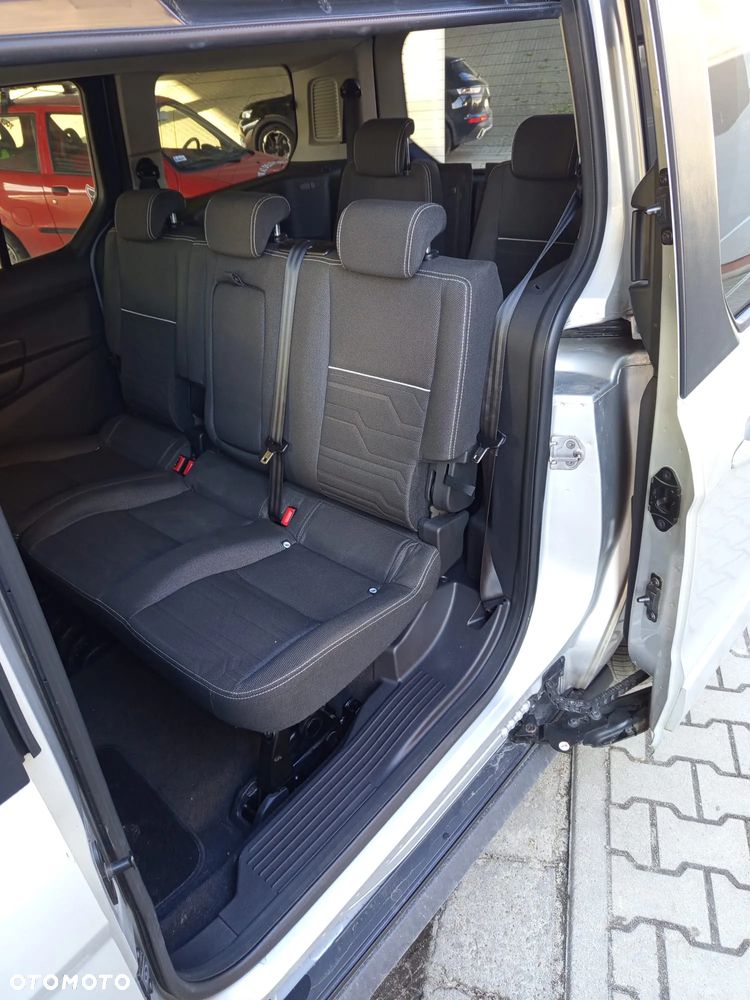 Ford Tourneo Connect Grand - 14