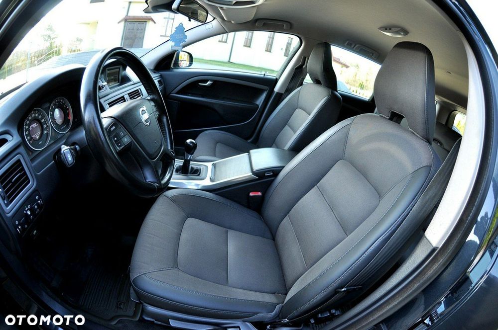 Volvo V70 2.5T Kinetic - 8