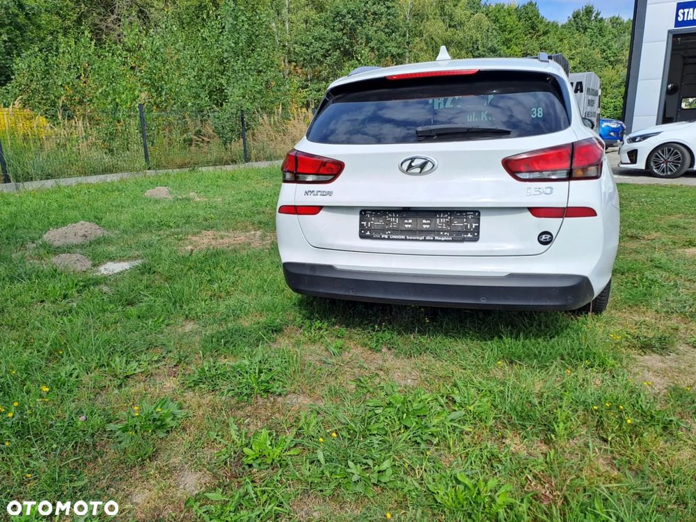 Hyundai i30 1.4 T-GDI Comfort DCT - 11