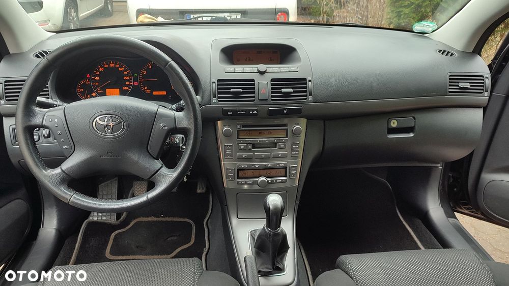 Toyota Avensis 1.8 VVT-i Executive - 23