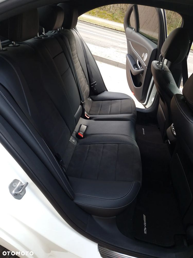 Mercedes-Benz Klasa E 220 d 4-Matic 9G-TRONIC - 20